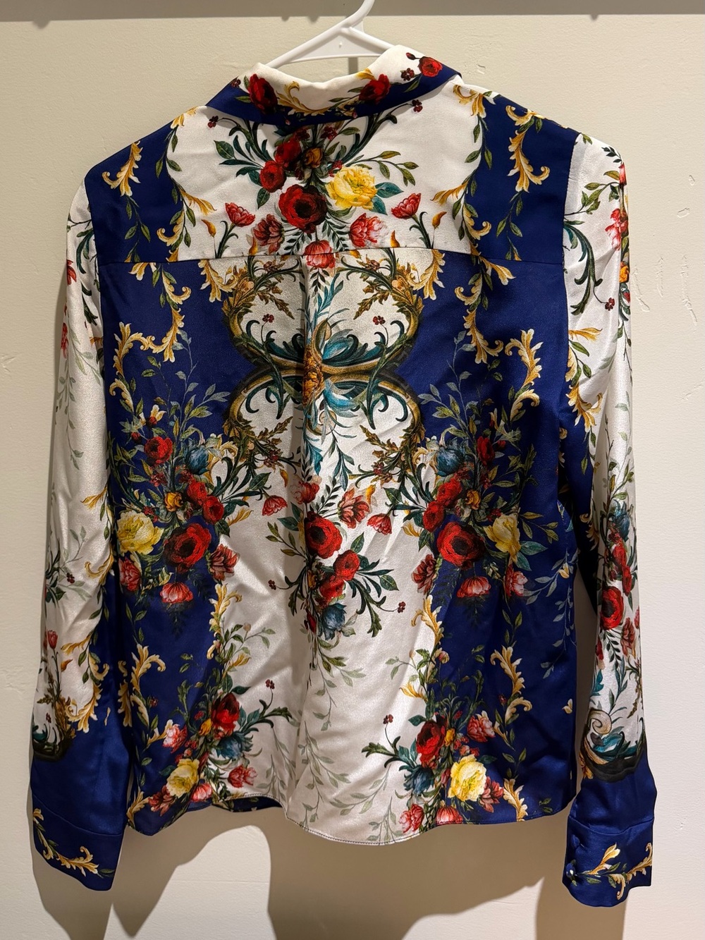 Alice & Olivia - Floral Baroque Print Long-Sleeve Shirt - Blue & White - Small - Picture 3 of 3